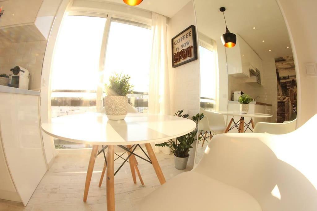 Benalmadena - New Nordic Style & Sunny Studio Apartment ภายนอก รูปภาพ