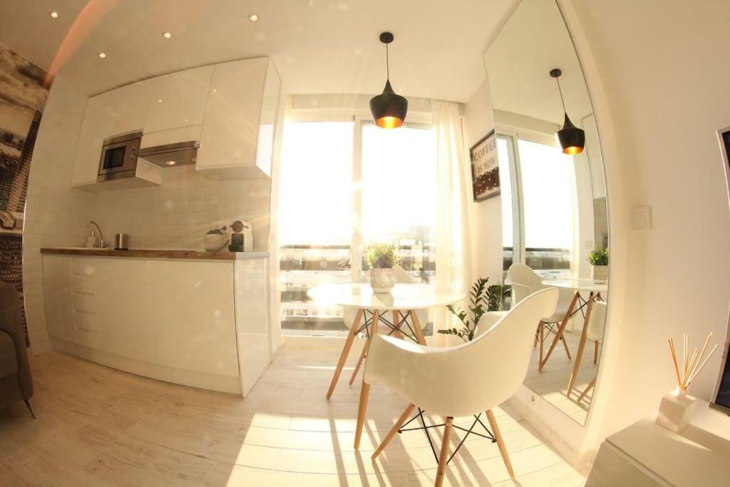 Benalmadena - New Nordic Style & Sunny Studio Apartment ภายนอก รูปภาพ